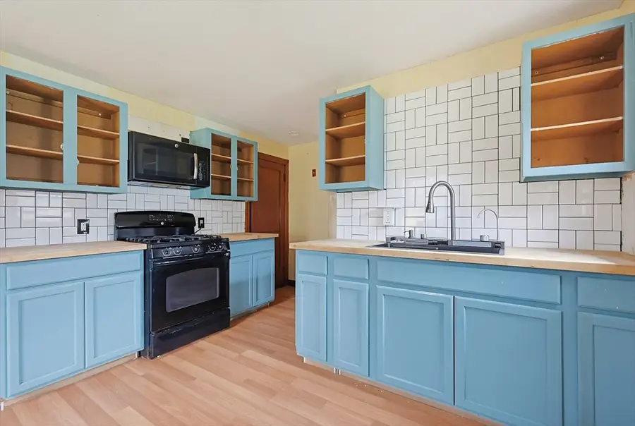 321 Townsend Hill Rd, Townsend, MA 01469 - #2
