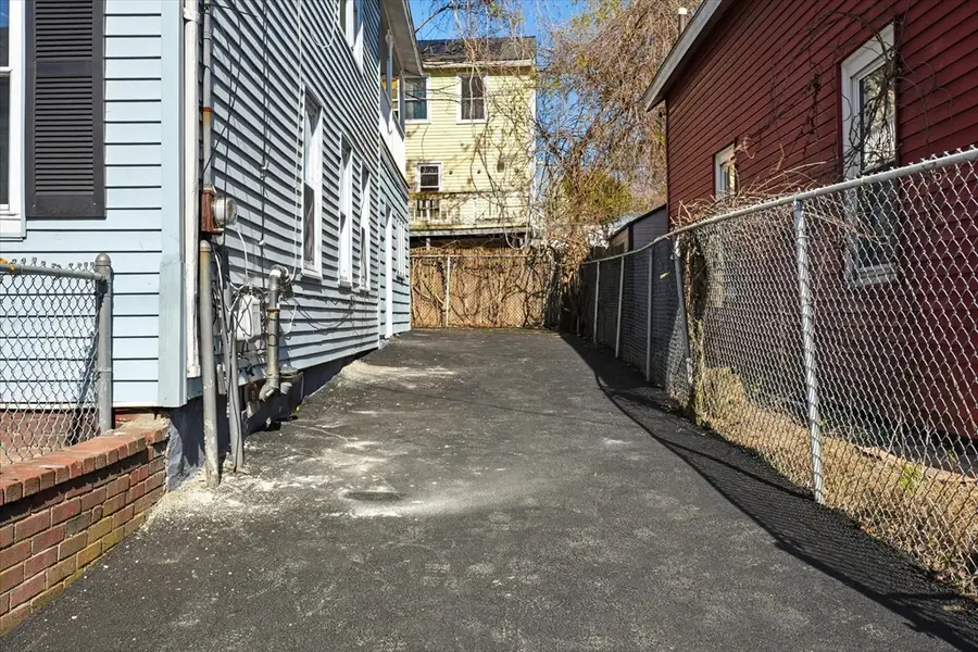 69 Harrison St, Haverhill, MA 01830 - #2