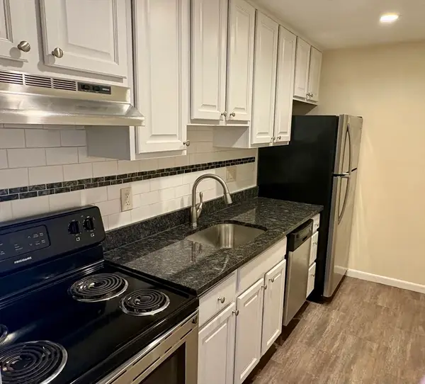 10 Coffey St #14, Boston, MA 02122