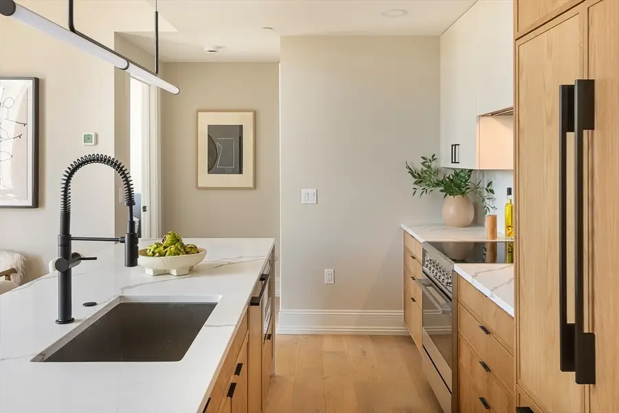 61 Hall Street #PH 18, Waltham, MA 02453 - #3