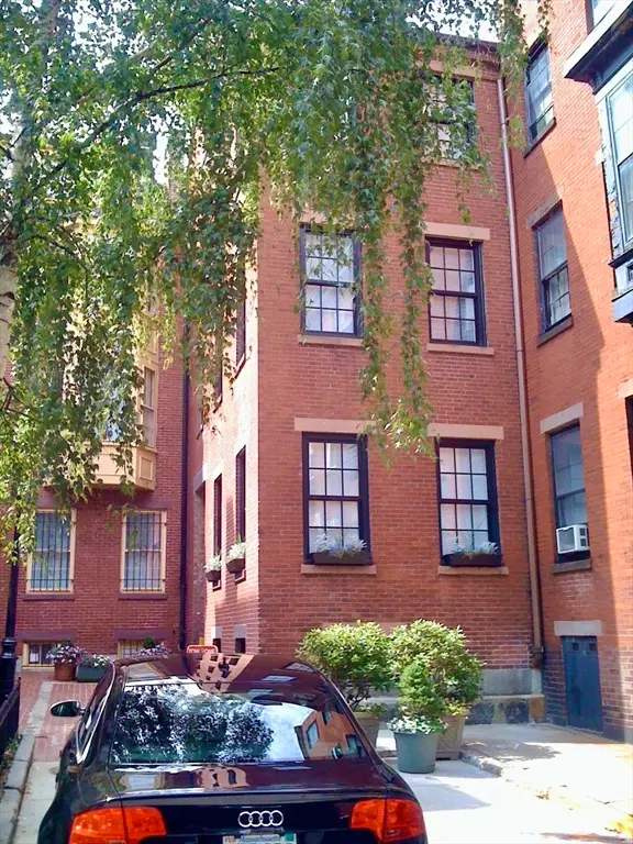 14 Lindall Pl, Boston, MA 02114 - #1