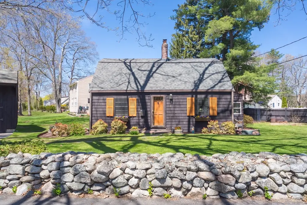 4 Gibbs St, Natick, MA 01760 - #1