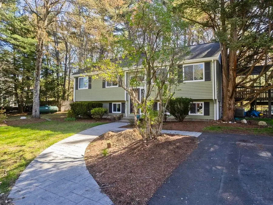 23 Roger Belanger Dr, Bellingham, MA 02019 - #3
