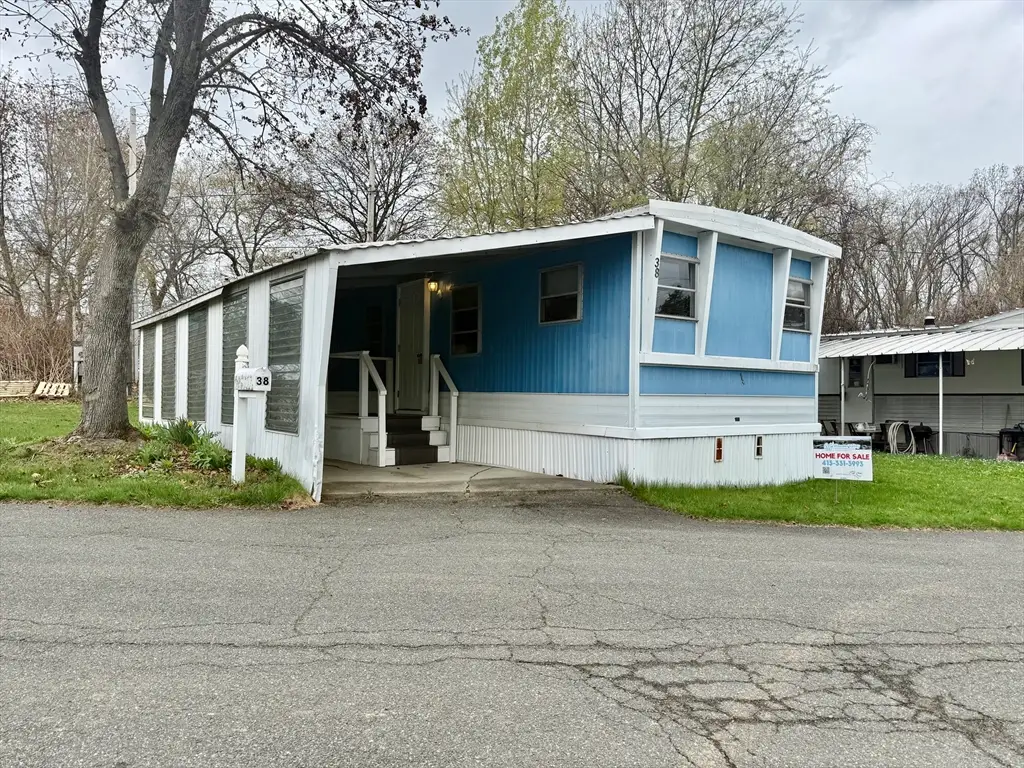 38 Lark Dr, Chicopee, MA 01020 - #1