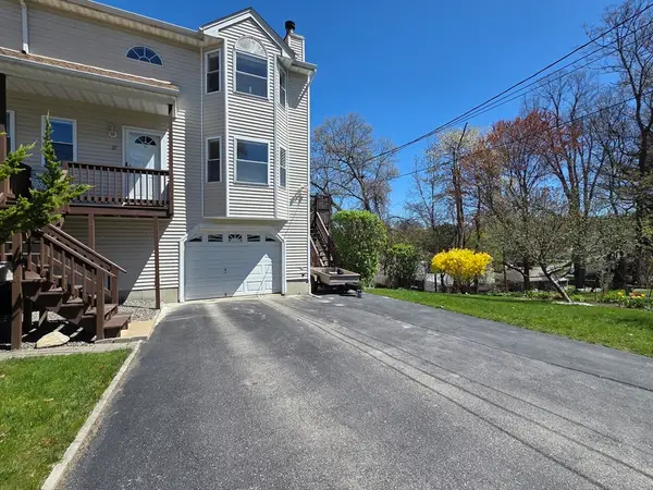 27 Middlesex Ave, Worcester, MA 01604