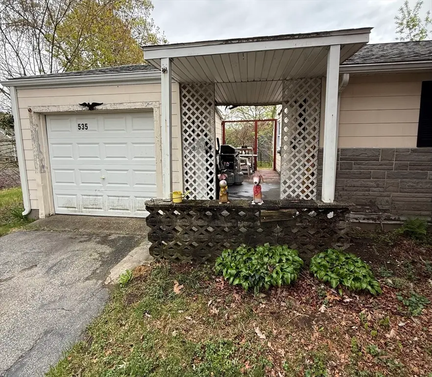535 Prospect St, Chicopee, MA 01020 - #3
