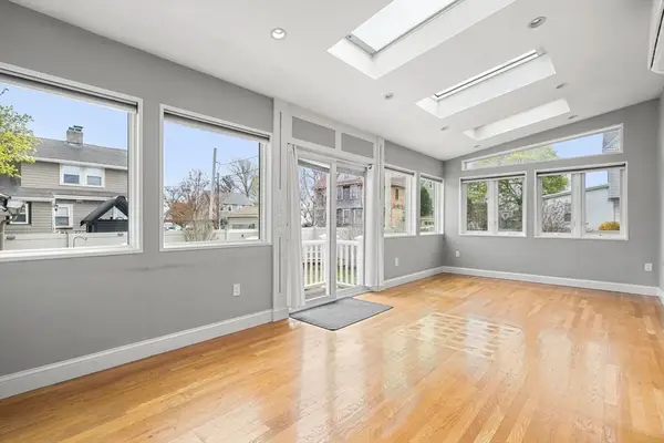 69 Bromfield St, Quincy, MA 02170