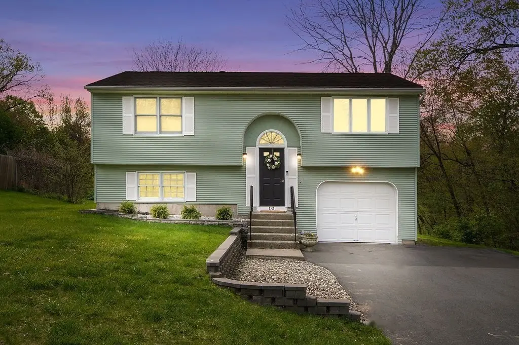 131 Queen Ave, West Springfield, MA 01089 - #1