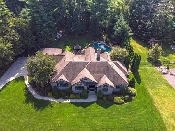 14 Lexington Circle, Southwick, MA 01077 - #1