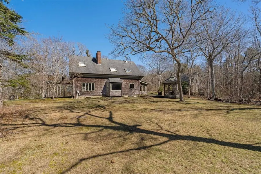 24 Beetle Swamp Rd, Edgartown, MA 02539 - #3