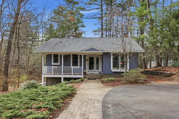 104 South Shore Drive, Sturbridge, MA 01566