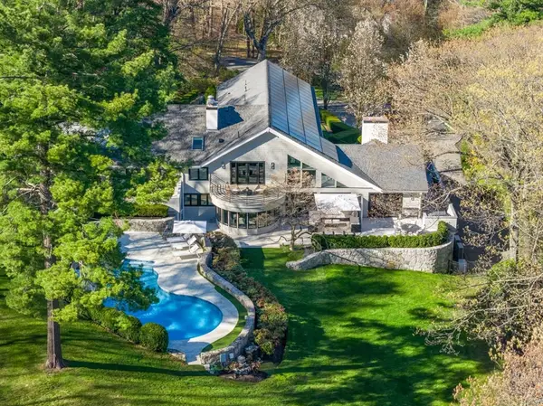 44 Meadowbrook Road, Weston, MA 02493