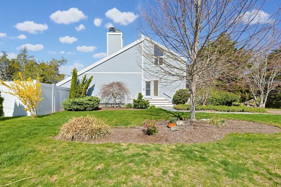 11 Stoney Brook Ln, Dartmouth, MA 02748 - #2