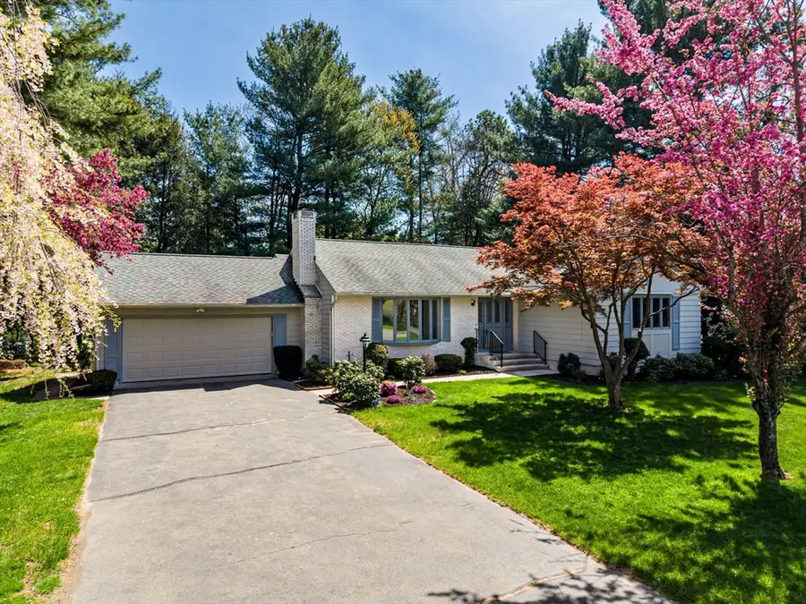 69 Cherry Ln, Longmeadow, MA 01106 - #2