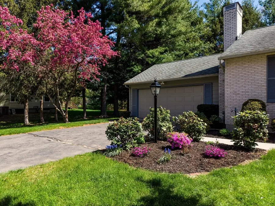 69 Cherry Ln, Longmeadow, MA 01106 - #3