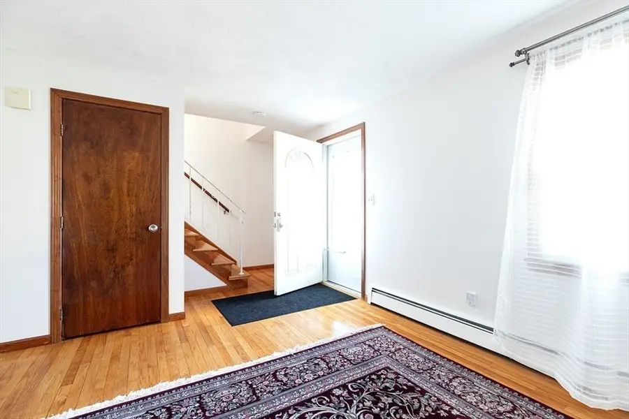 2 Marigold Ave, Wellesley, MA 02482 - #3