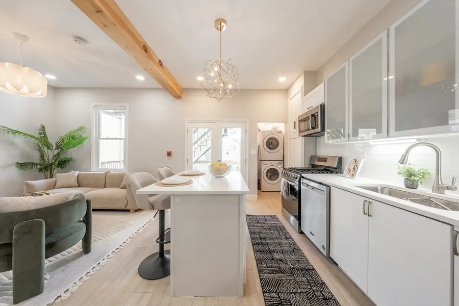 104 Thorndike St #1, Cambridge, MA 02141 - #2