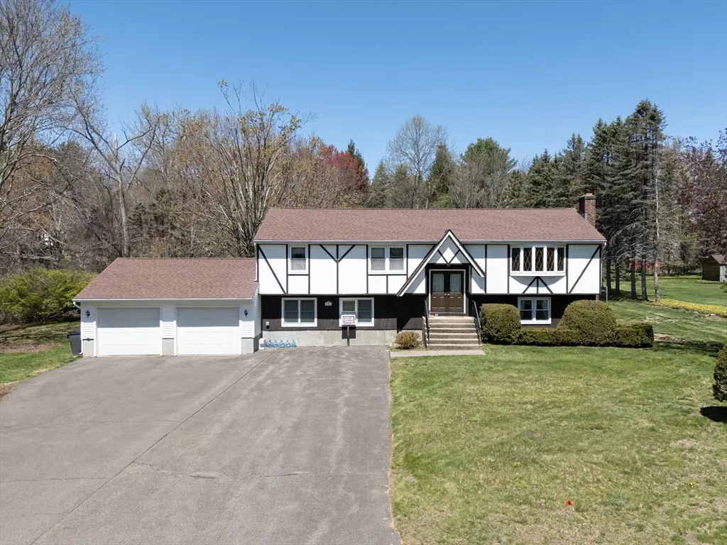 20 Winwood Cir, Somers, CT 06071 - #1