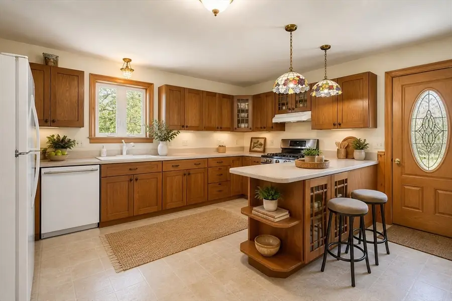 298 Providence Rd, Northbridge, MA 01588 - #3