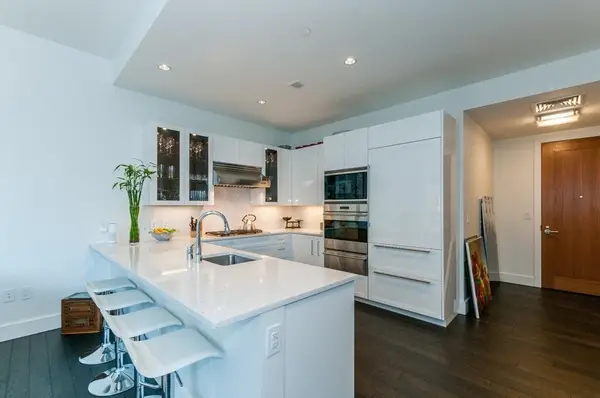 22 Liberty Dr #10I, Boston, MA 02210