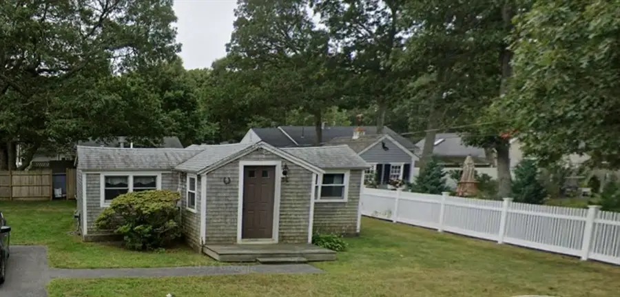 55 Cedar St, Teaticket, MA 02536 - #2