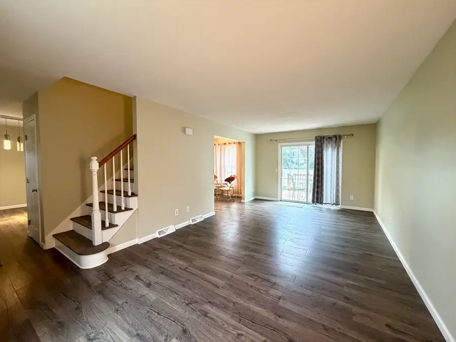 4 Laurence Ln., East Longmeadow, MA 01028 - #3