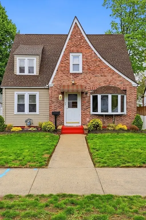 77 Fresno St, Springfield, MA 01104 - #3