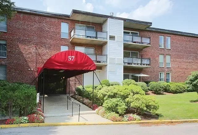 57 Broadlawn Park #14B, Newton, MA 02467 - #1