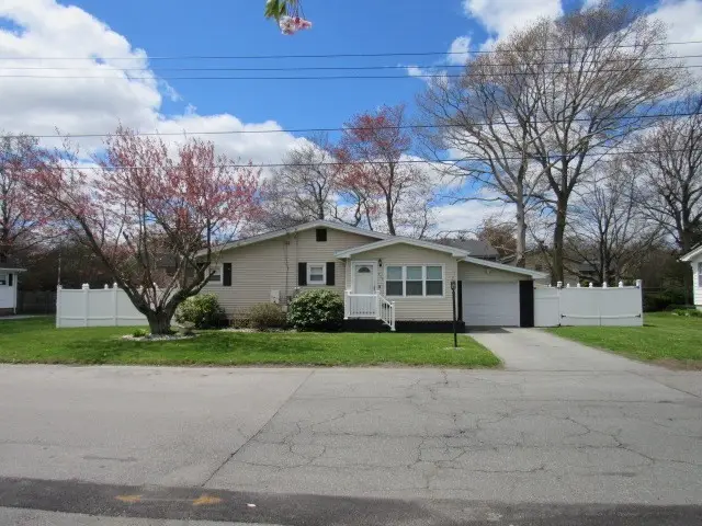 107 Alva St, New Bedford, MA 02740 - #1