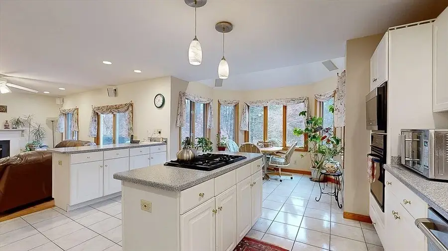 51 Sheffield Dr, Belchertown, MA 01007 - #3