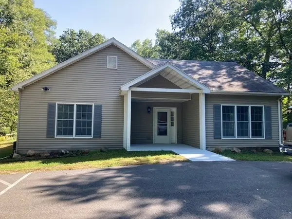 74 N Hatfield Rd, Hatfield, MA 01038