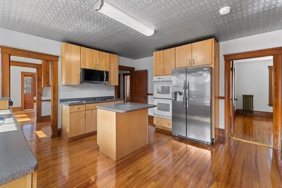 183 Pleasant St, South Grafton, MA 01560 - #3