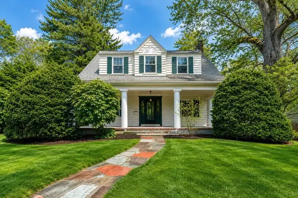 320 Quinobequin Rd, Newton, MA 02468