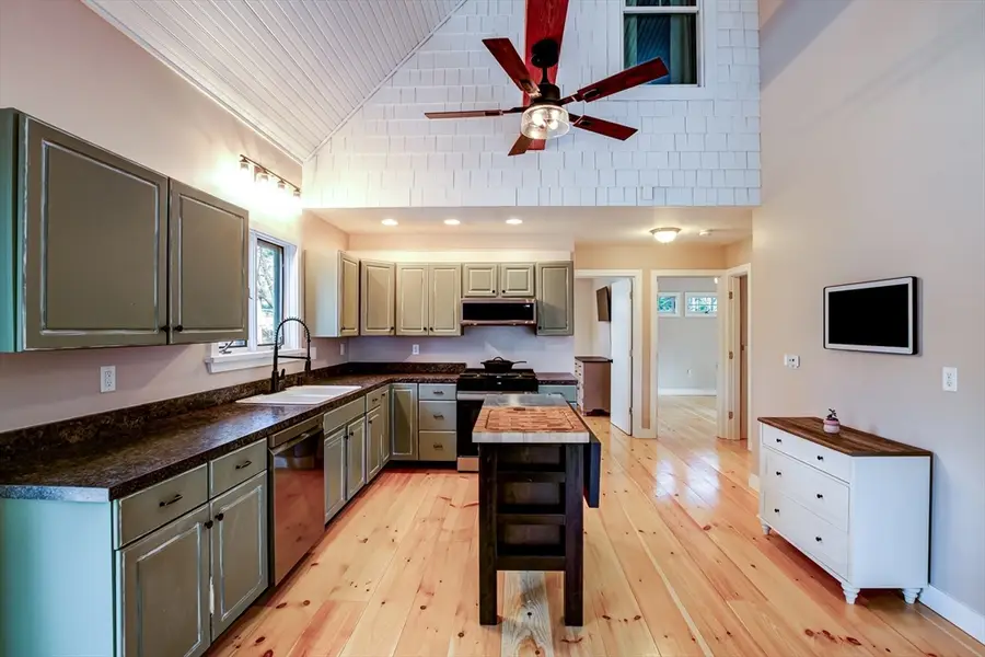 14 Laurel Drive, Ashburnham, MA 01430 - #3