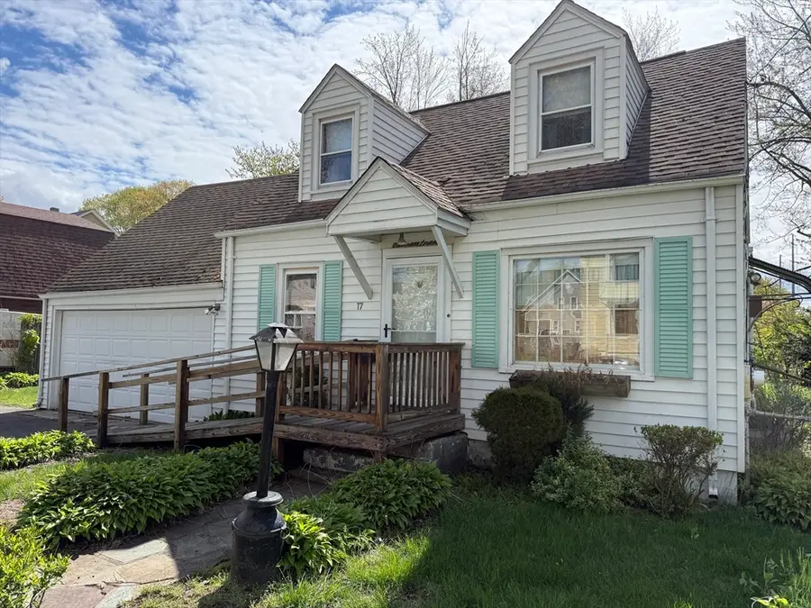 17 Royal St, Agawam Town, MA 01030 - #2