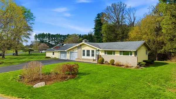 26 Gore Avenue, Hatfield, MA 01038