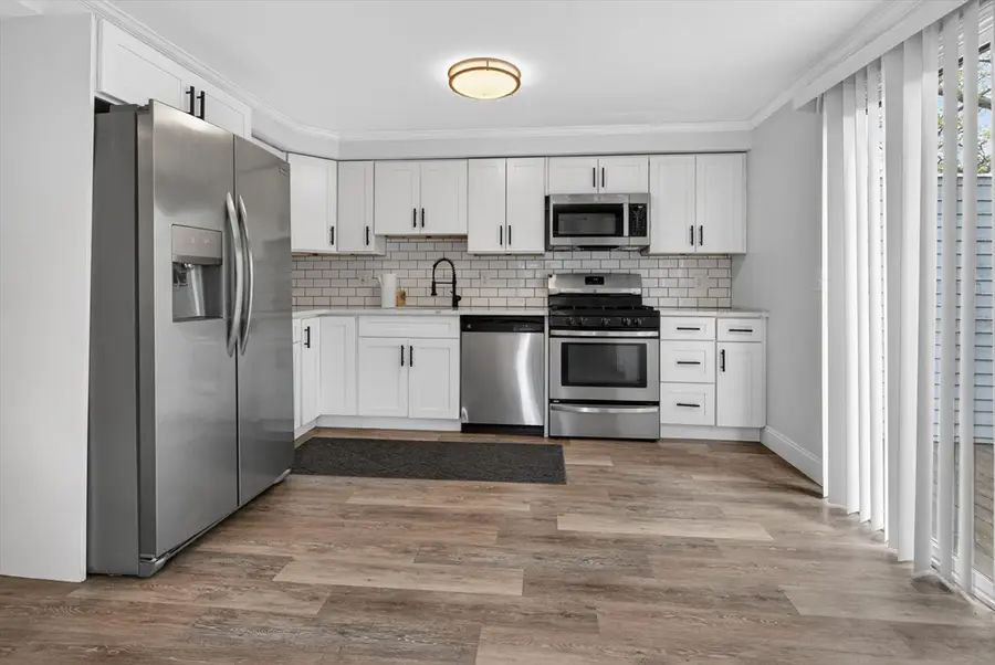 162 Oak St #18, Taunton, MA 02780 - #3