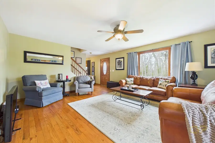 14 Day St, Fairhaven, MA 02719 - #3