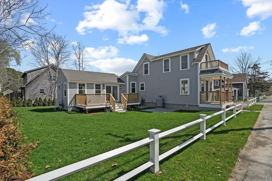 33 Vineyard Ave, Oak Bluffs, MA 02557 - #2