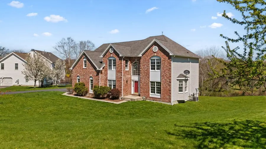 3 Emerson Cir, Shrewsbury, MA 01545 - #3