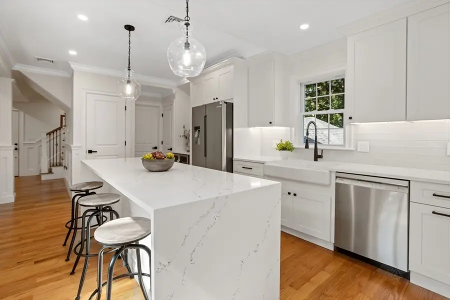 21 Vista St, Melrose, MA 02176 - #2