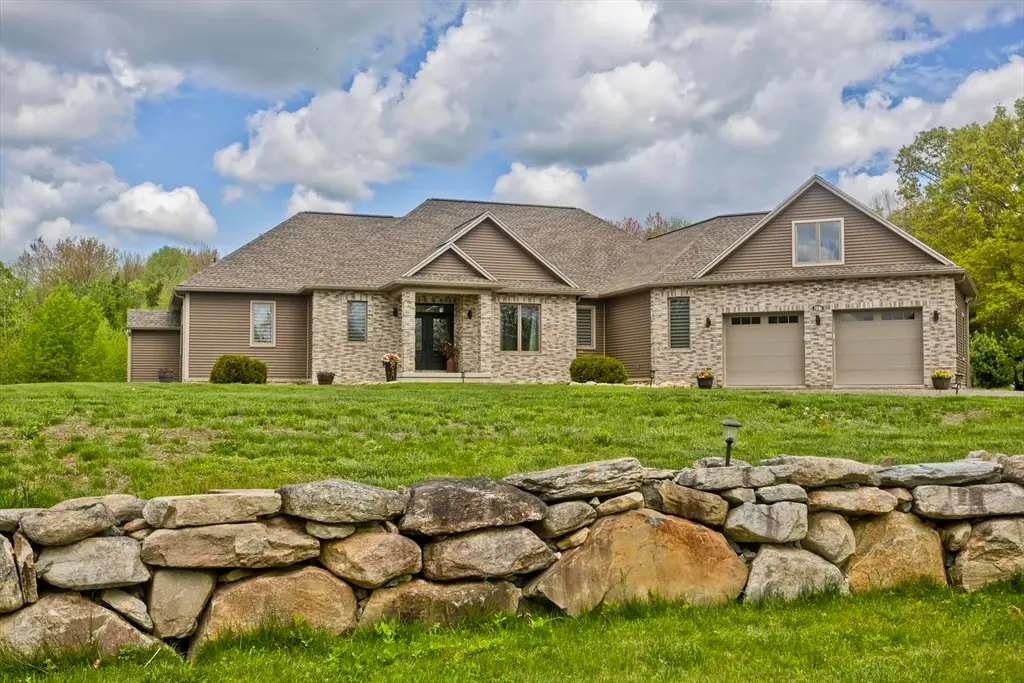 227 East St, Granby, MA 01033 - #1