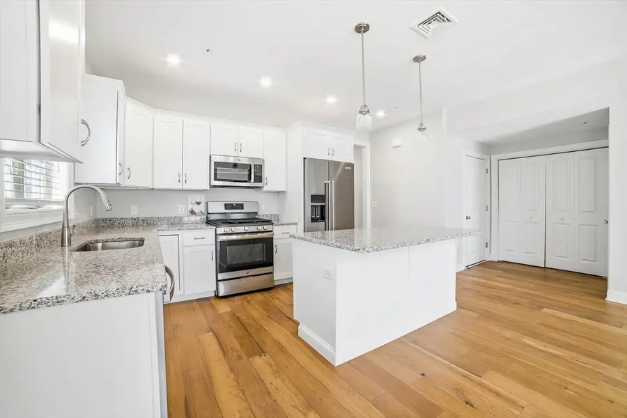 707 Southwood Ln #707, Clinton, MA 01510 - #2