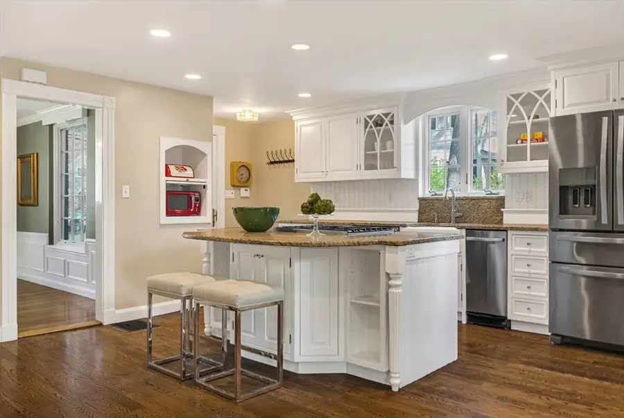 28 Emerson Rd, Wellesley, MA 02481 - #2