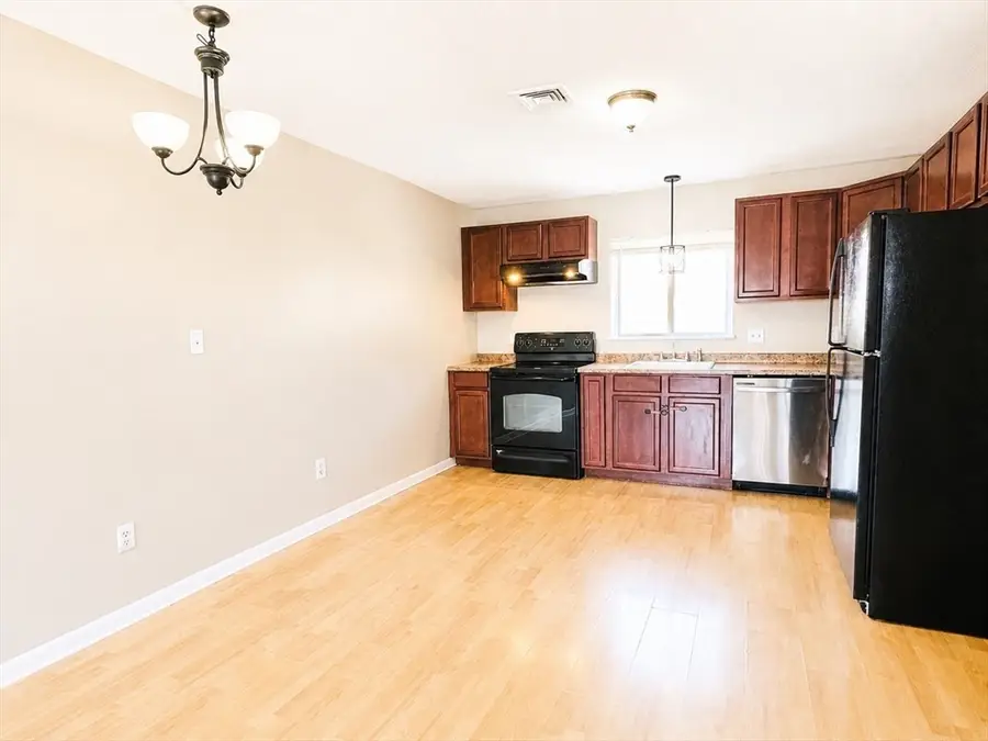 5455 N Main St #4E, Fall River, MA 02720 - #3