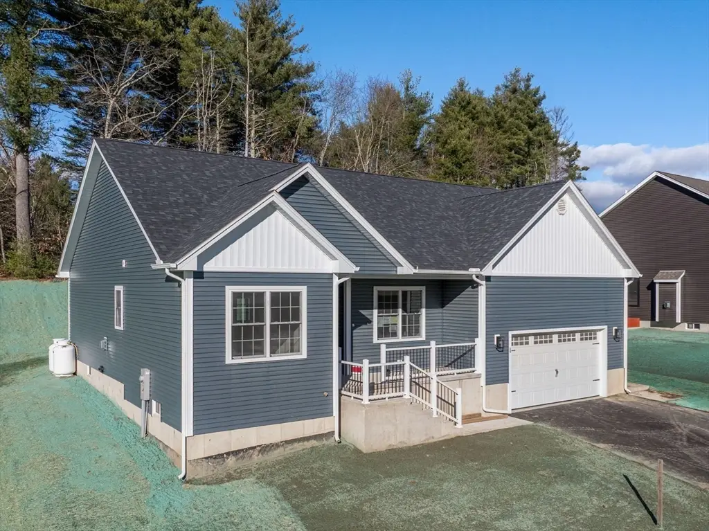 15 High Bluff, Belchertown, MA 01007 - #1