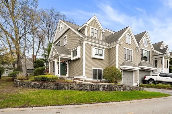 127 Johnson Woods Dr #127, Reading, MA 01867