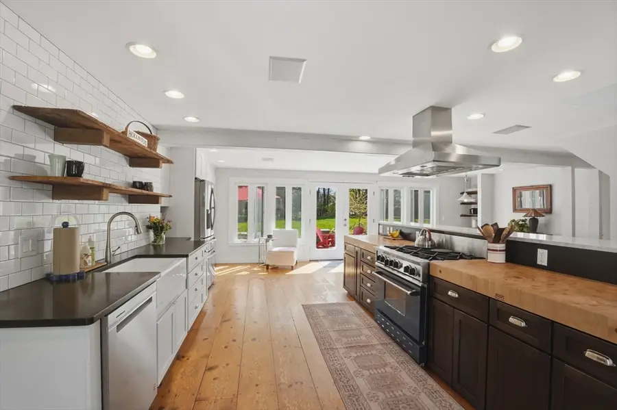 55 Concord St, Holliston, MA 01746 - #3