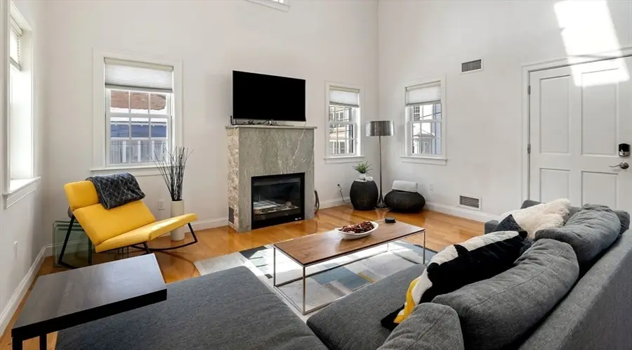 25 Clyde Street #1, Somerville, MA 02145 - #3