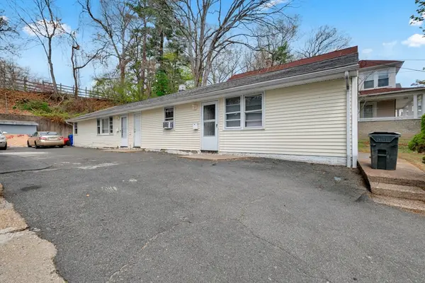 746-748 Alden St, Springfield, MA 01109